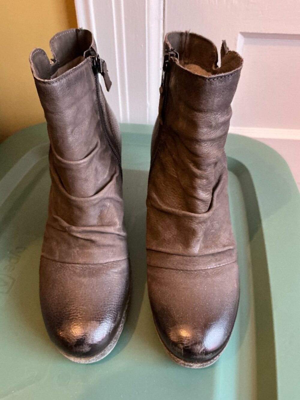 Miz Mooz grey leather wedge zip bootie (39)